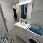 公寓 Grand 4 Couchages Gare Routiere Et Train Station Plages Et Casino A Pied Nespresso Netflix Fast Wifi *