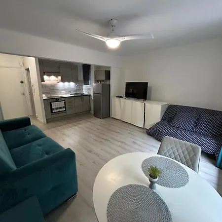 Grand 4 Couchages Gare Routiere Et Train Station Plages Et Casino A Pied Nespresso Netflix Fast Wifi 公寓 芒通