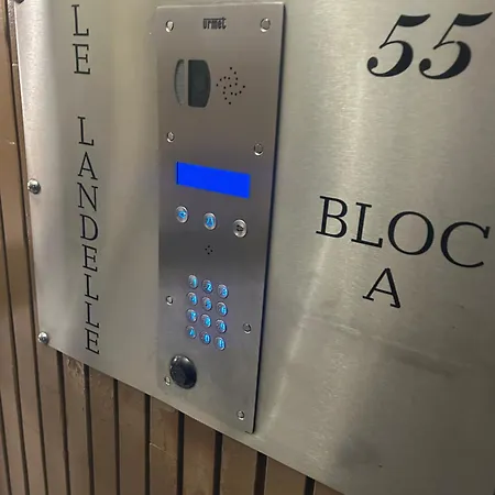 Grand 4 Couchages Gare Routiere Et Train Station Plages Et Casino A Pied Nespresso Netflix Fast Wifi 公寓 *