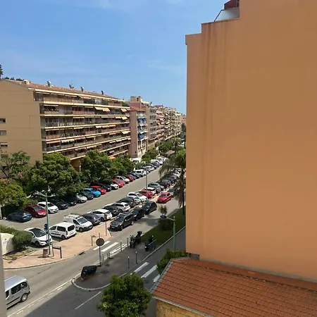 Grand 4 Couchages Gare Routiere Et Train Station Plages Et Casino A Pied Nespresso Netflix Fast Wifi 公寓 *